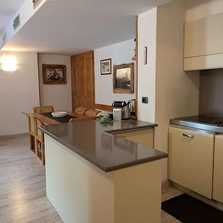 Cozy Bear Ski-in Ski-out Panoramic Апартаменты Брей-Червиния
